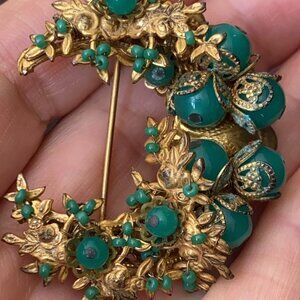 Vintage Brooch Pin Jade Green with gold signed Stanley Hagler
